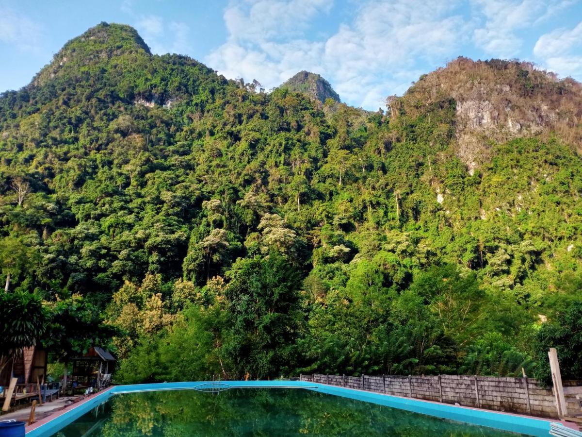 Campingsite Swimming Pool Ban Nongkham Екстер'єр фото