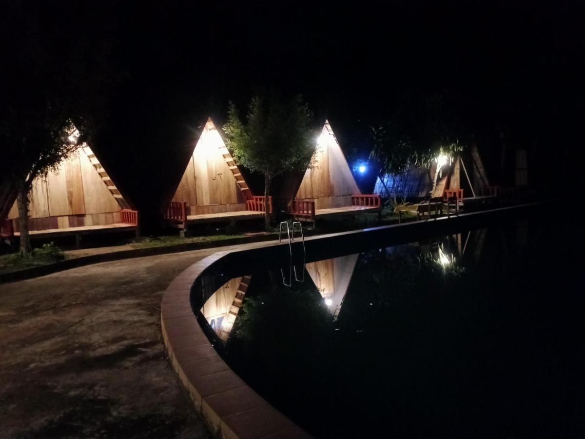 Campingsite Swimming Pool Ban Nongkham Екстер'єр фото