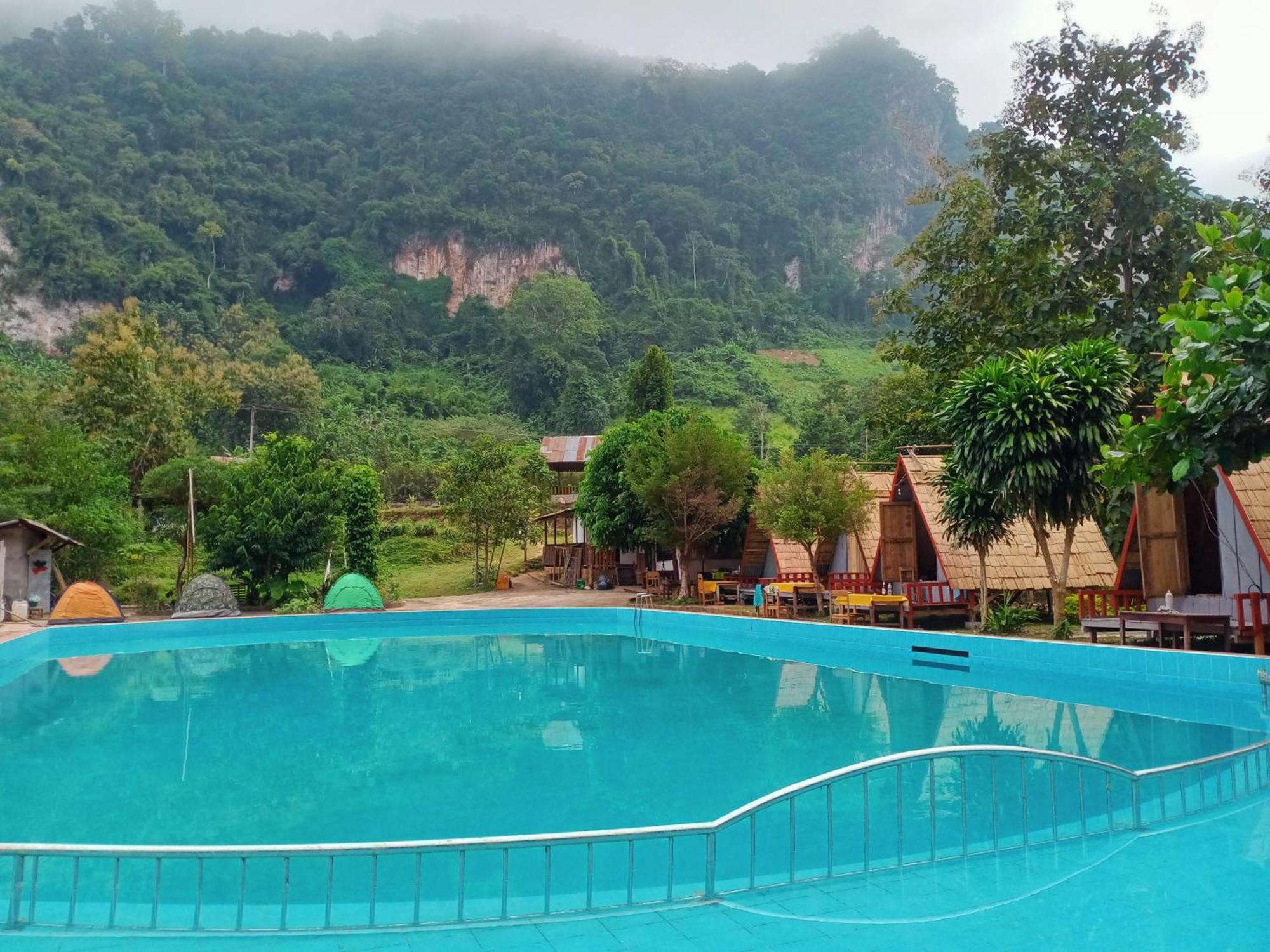 Campingsite Swimming Pool Ban Nongkham Екстер'єр фото